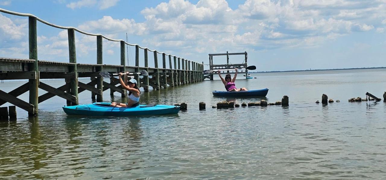 Nasa Waterfront Dolphin Suite Titusville Eksteriør billede